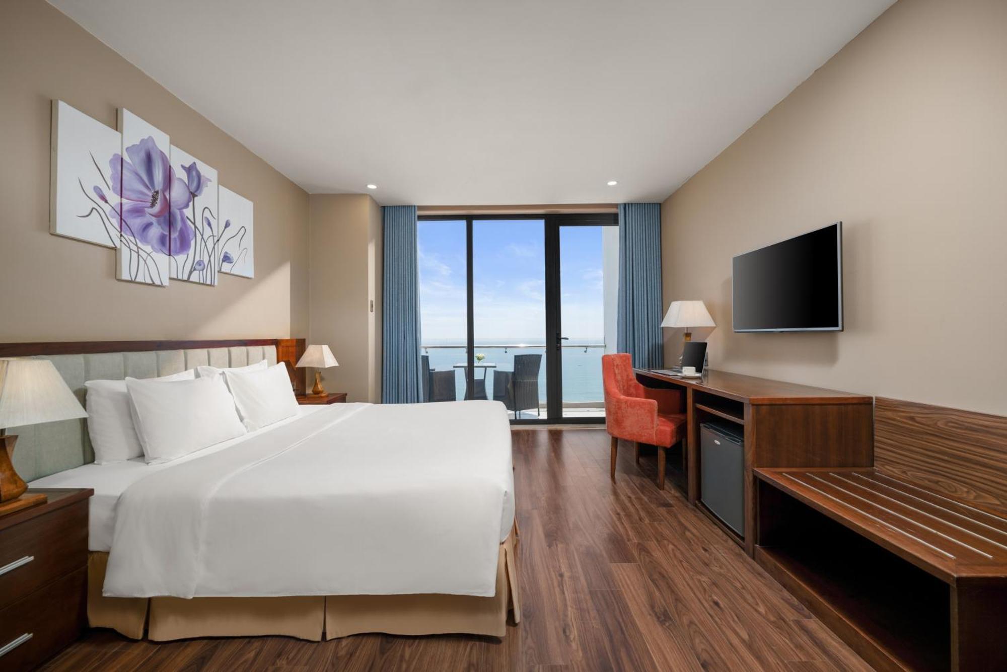 Yarra Ocean Suites Danang Exterior photo